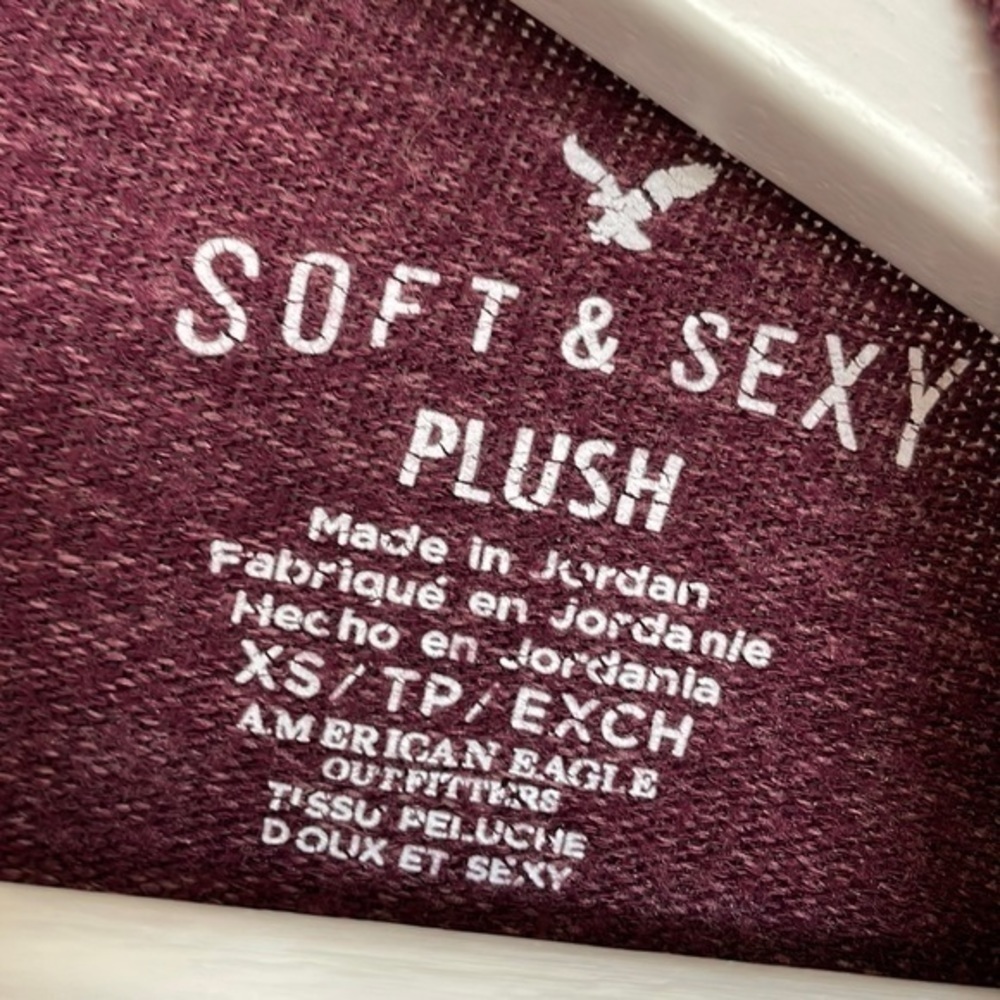 American Eagle Sweater - Picture 5 of 8